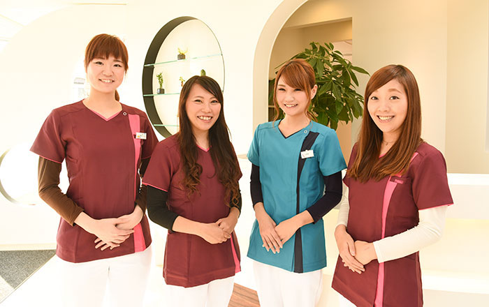女性スタッフ